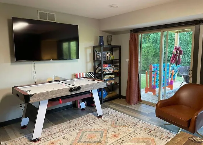 Gorgeous 3bdrm/3bth, Hot Tub, Fireplace, Kid/pet Friendly Ferienhaus Galena