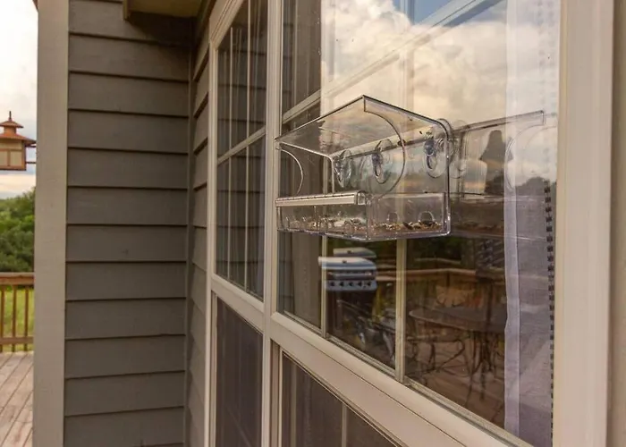 Gorgeous 3bdrm/3bth, Hot Tub, Fireplace, Kid/pet Friendly Ferienhaus *