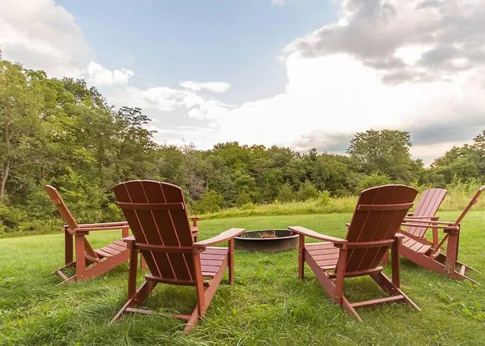 Ferienhaus Gorgeous 3bdrm/3bth, Hot Tub, Fireplace, Kid/pet Friendly *