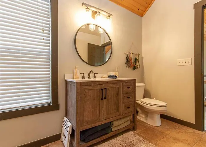 Gorgeous 3bdrm/3bth, Hot Tub, Fireplace, Kid/pet Friendly Ferienhaus Galena