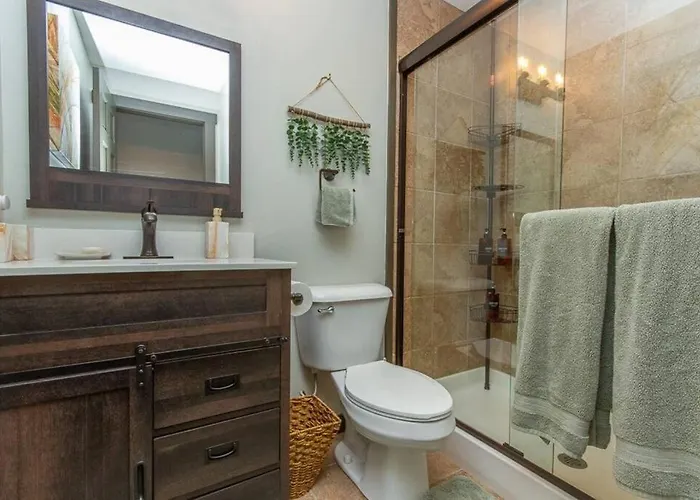 Ferienhaus Gorgeous 3bdrm/3bth, Hot Tub, Fireplace, Kid/pet Friendly